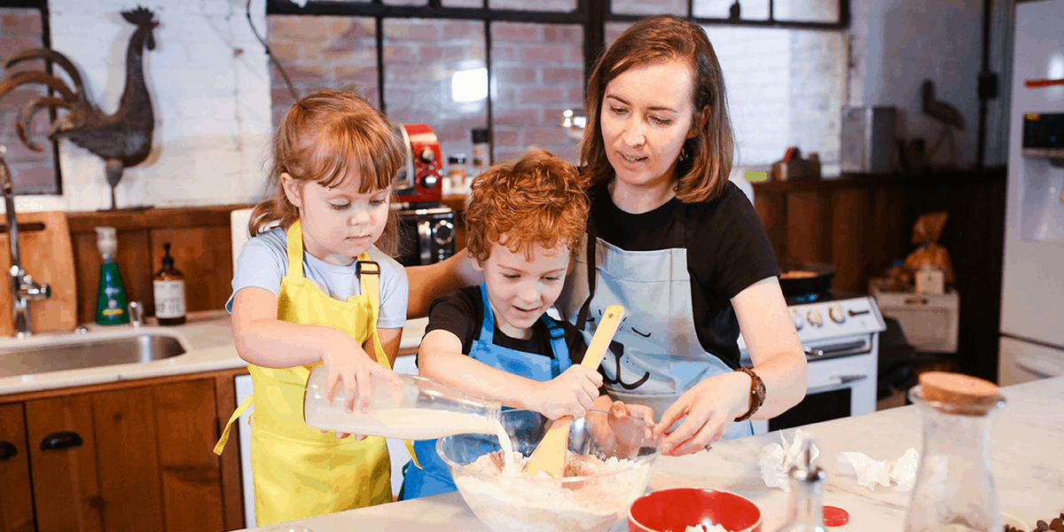 The Benefits Of Cooking With Children in The Kitchen