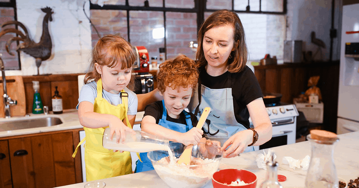 The Benefits Of Cooking With Children in The Kitchen