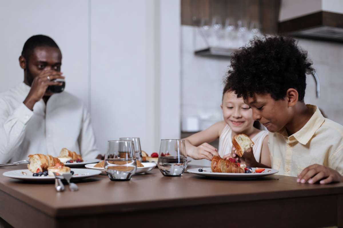 Eating Out With Food Allergies – 5 Tips For Parents