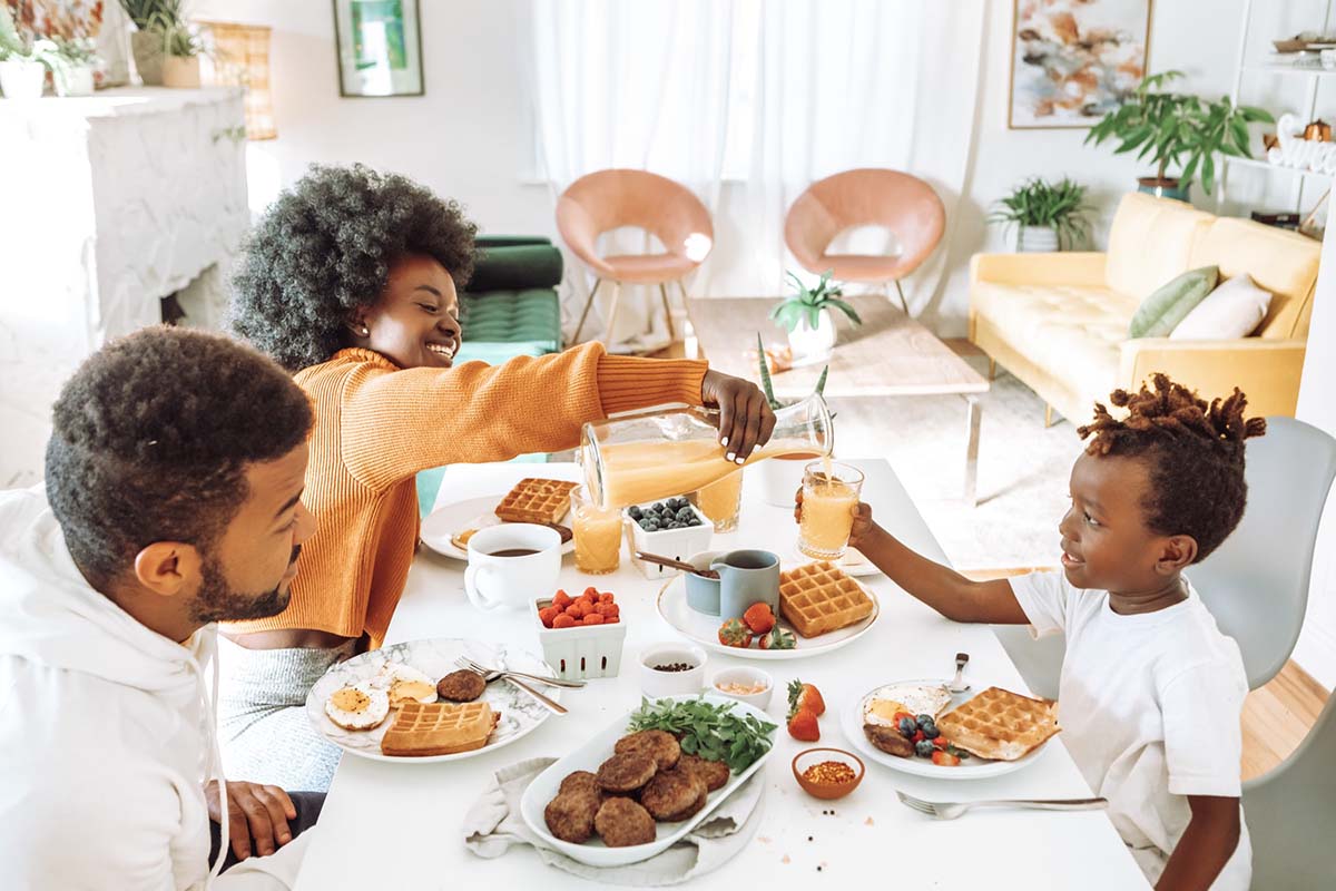 The Benefits of Family-Style Meals (And How to Get Started)